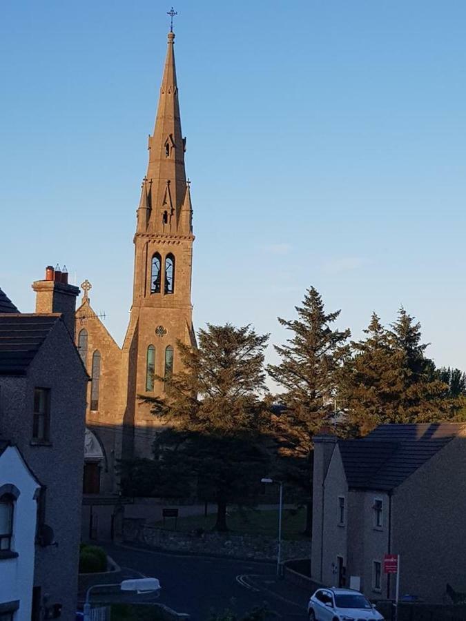 Spire View Townhouse Villa Ballycastle Eksteriør billede